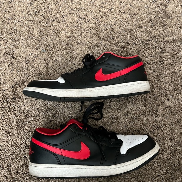 Mens Jordan 1 Low White Toe
Size 12.5 - Picture 1 of 9